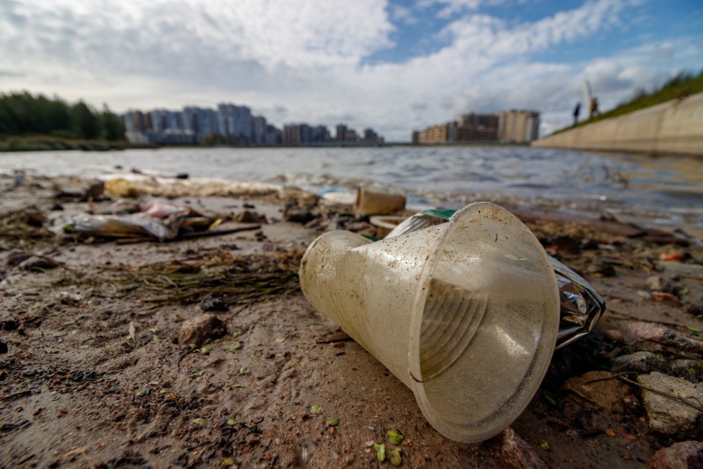 Marine-plastics-debris-Banner