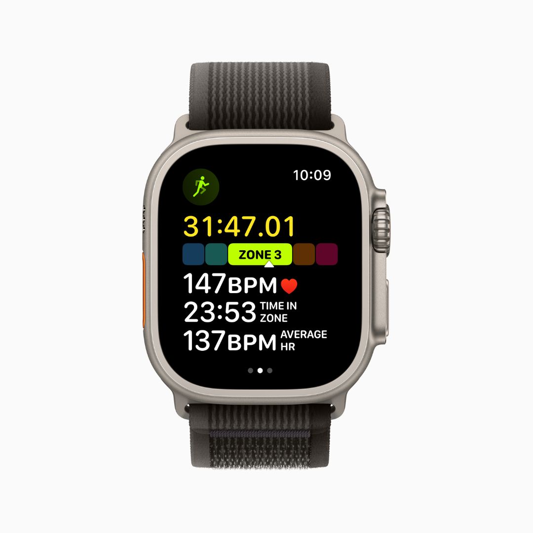 Inspired by high-performance athletes, watchOS 9 brings new metrics, views, and experiences in the Workout app, including Vertical Oscillation, Heart Rate Zones, and Custom Workouts.