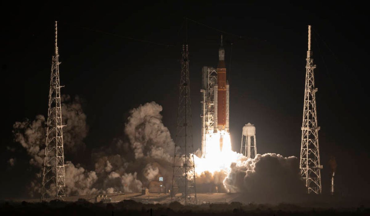 NASA’s Artemis I Mega Rocket Launches Orion to Moon