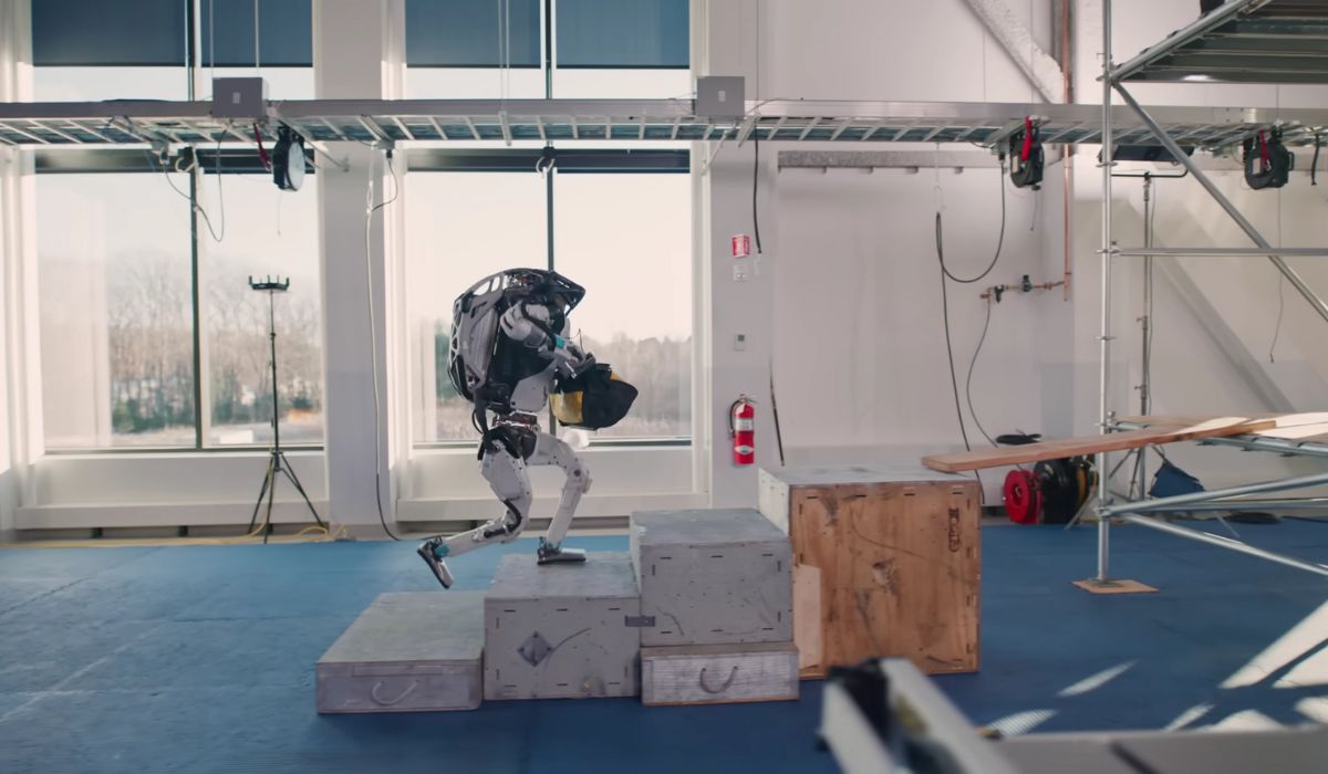 Boston Dynamics humanoid robot one step closer to performing real-world manipulation tasks.