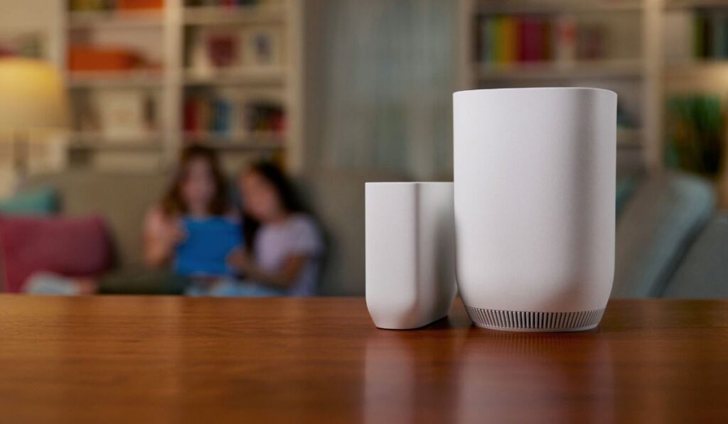 Comcast to offer a backup connectivity device during server weather with its Storm Ready WiFi